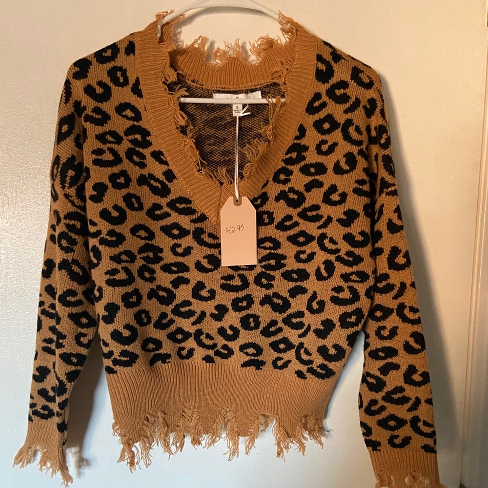 Cropped cheetah print sweater